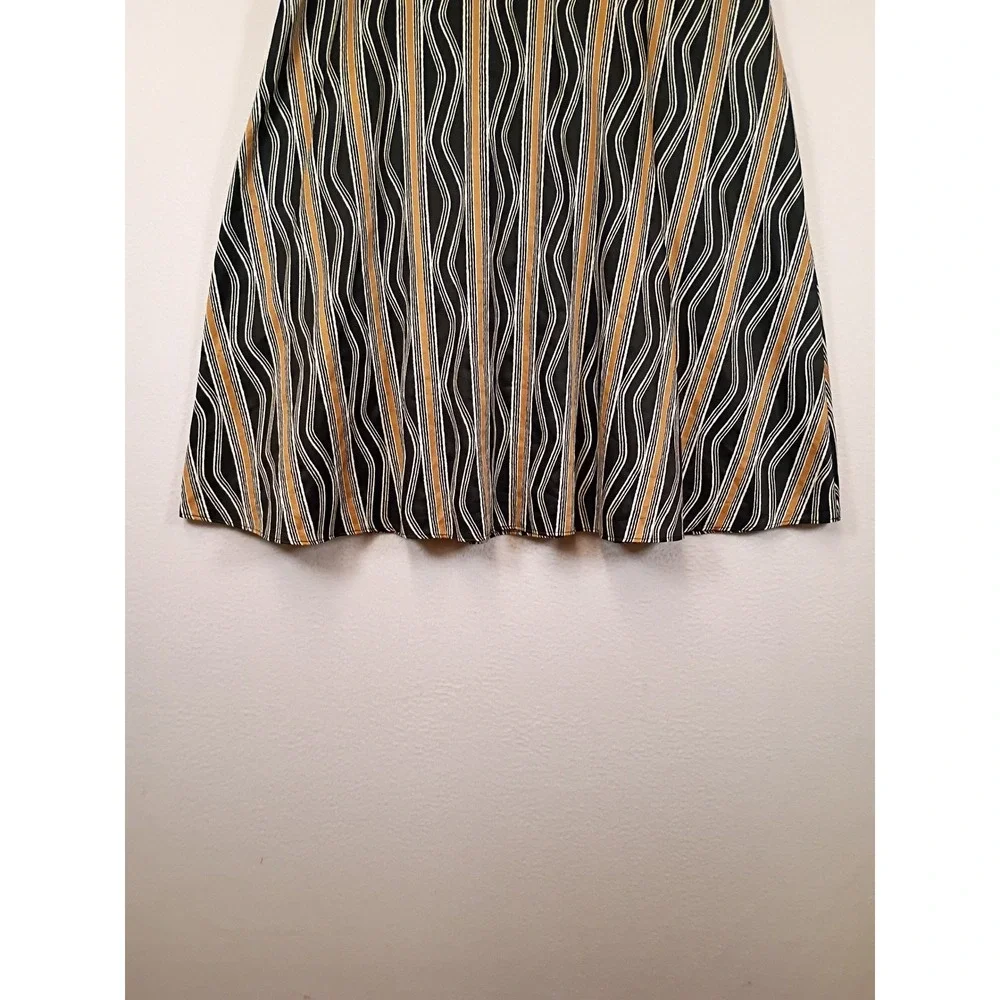 Mod Geometric Ann Taylor Factory Women 6 Black Wavy Stripe A-Line Midi Skirt